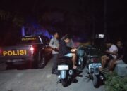Polsek Sakra Barat Lakukan Patroli Malam Guna Stabilitas Kamtibmas Pasca Pilkada Serentak Tahun 2024