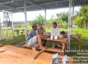 Bhabinkamtibmas Desa Teko Dukung Ketahanan Pangan melalui Kunjungan ke Petani Hortikultura