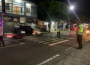 Kanit Binmas Polsek Sikur Bersama Saka Bhayangkara Amankan Pelaksanaan Sholat Tarawih