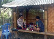 Bhabinkamtibmas Desa Kesik Jalin Silaturahmi Dan Sambangi Warga Untuk Tingkatkan Kewaspadaan dan Situasi Kamtibmas