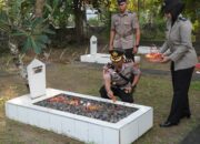 Kapolres Lotim Pimpin Upacara Ziarah Rombongan dan Tabur Bunga di Taman Makam Pahlawan Rinjani Selong