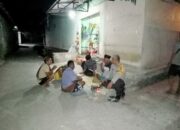 Bhabinkamtibmas Kelayu Selatan Tingkatkan Kewaspadaan Warga Melalui Giat Siskamling