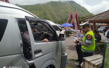 Operasi Lilin Rinjani 2025, Sat Lantas Polres Lombok Timur Laksanakan Pendampingan Ramp Check Kendaraan Pariwisata di Sembalun